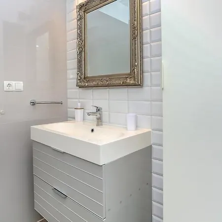 Apartman R.R. Omis Exterior photo